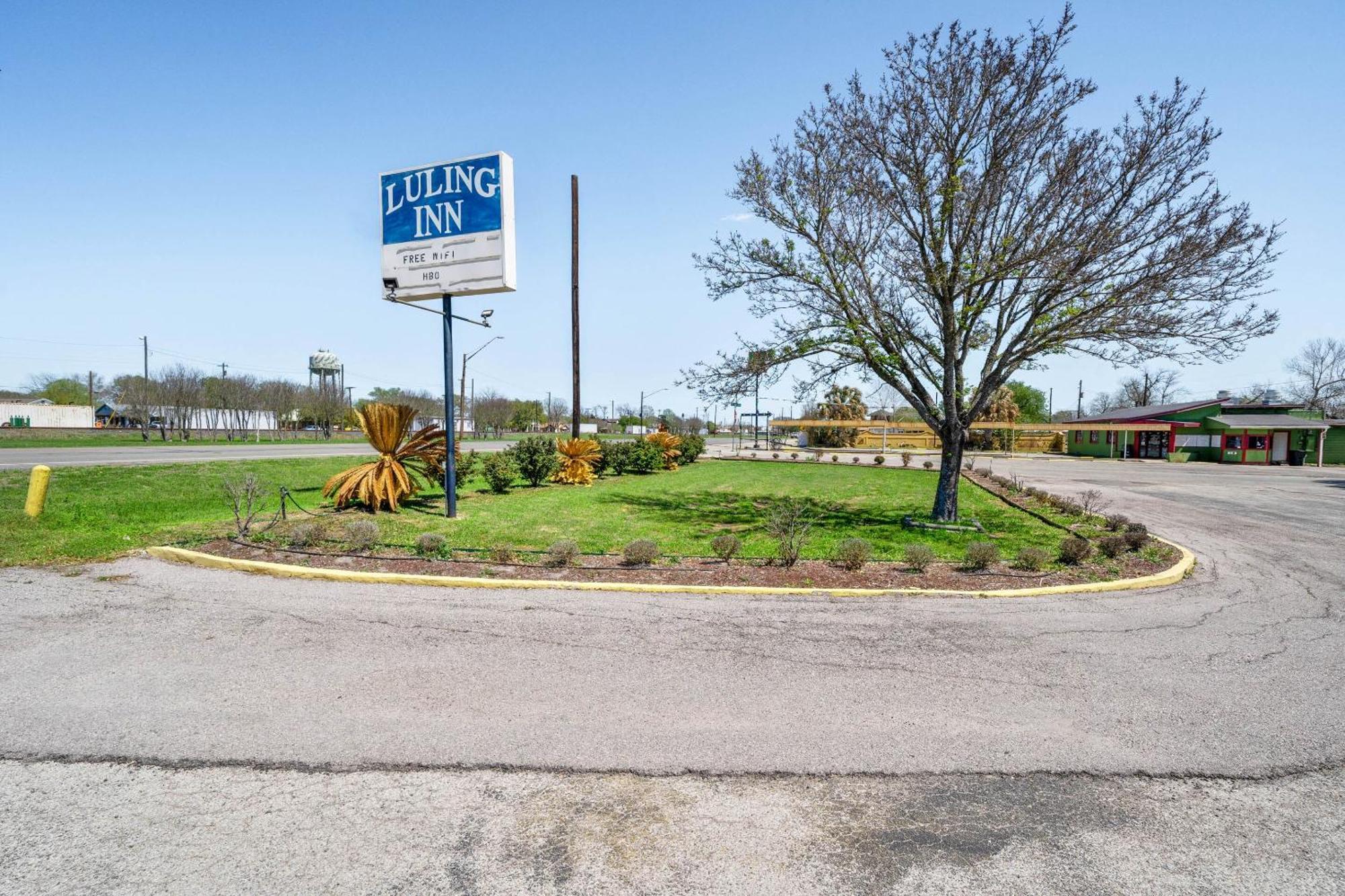 Oyo Tx Downtown I-10/us-90 * Luling