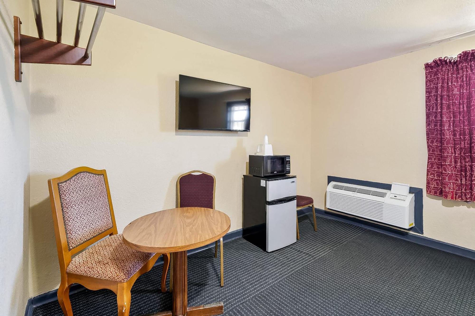 Oyo Tx Downtown I-10/us-90 Hotel
